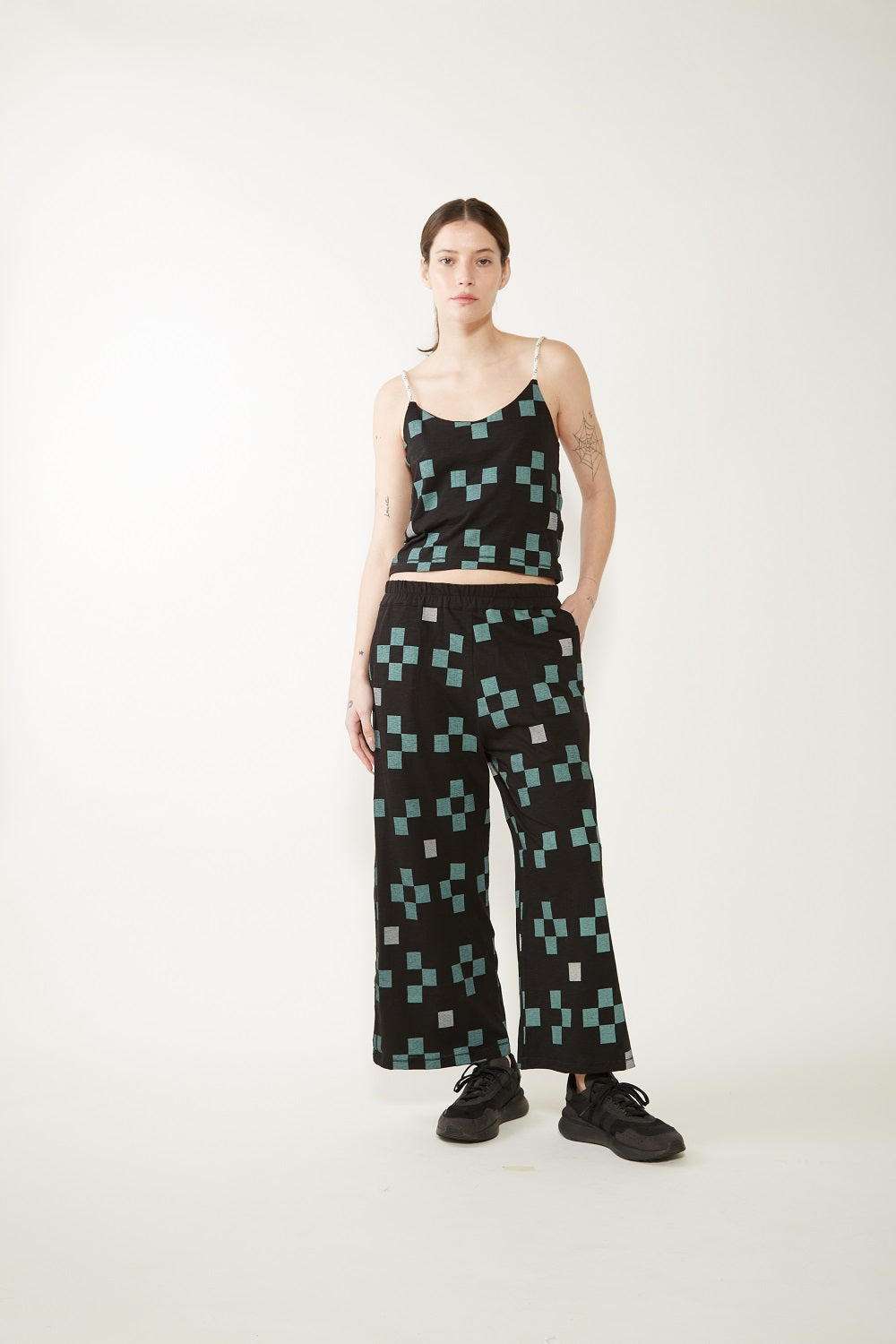 Pantalon Cropped Tretis Negro